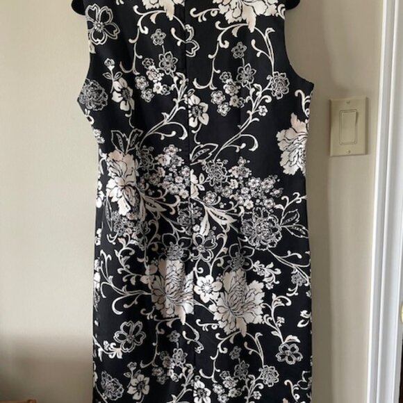 Studio Petite   Sheath Sleeveless Black and White Floral Size 10 - Picture 4 of 7
